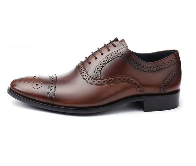 Como engraxar corretamente sapatos sociais